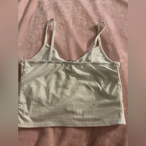 white crossed crop top - Picture 2 of 3